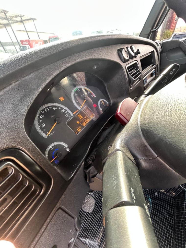mercedes-benz accelo 815 4x2 150 diesel 2p manual 2012