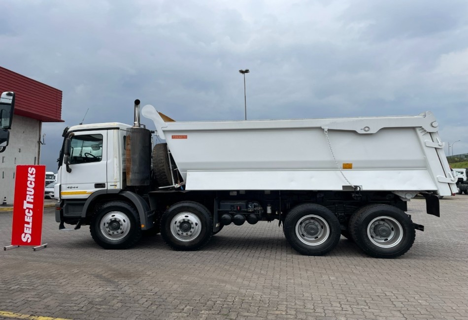 mercedes-benz actros 4844 8x4 16/16 selectrucks 80 diesel automatico 2016 mercedes-benz actros 4844 8x4 16/16 selectrucks 80 diesel automatico 2016