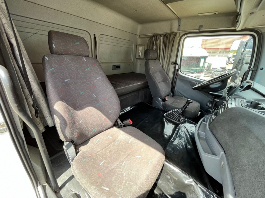mercedes-benz axor 2535 6x2 350 diesel manual 2009 mercedes-benz axor 2535 6x2 350 diesel manual 2009