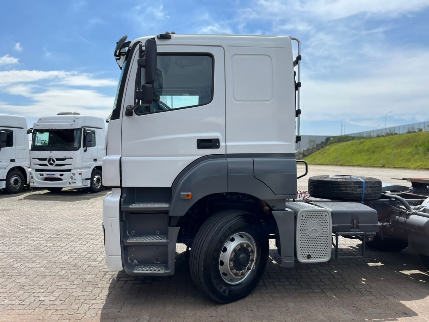 mercedes-benz axor 2535 6x2 350 diesel manual 2009 mercedes-benz axor 2535 6x2 350 diesel manual 2009