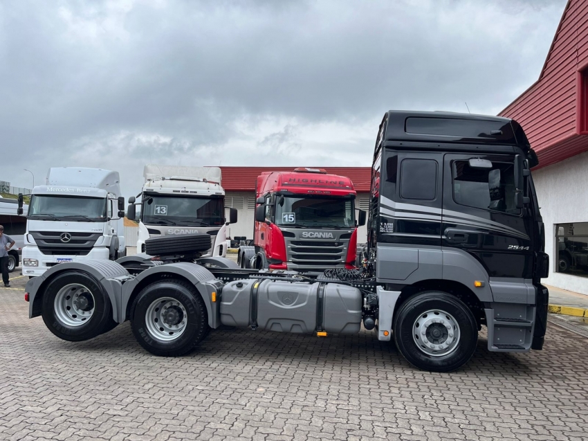 mercedes-benz 2544 6x2 80 diesel automatico 2022 mercedes-benz 2544 6x2 80 diesel automatico 2022