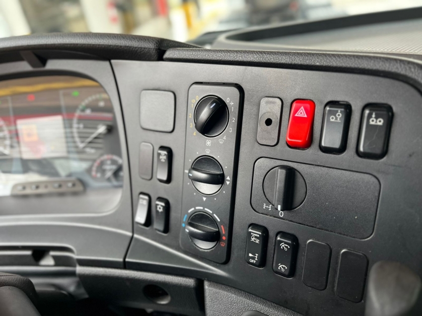 mercedes-benz 2544 6x2 80 diesel automatico 2022 mercedes-benz 2544 6x2 80 diesel automatico 2022