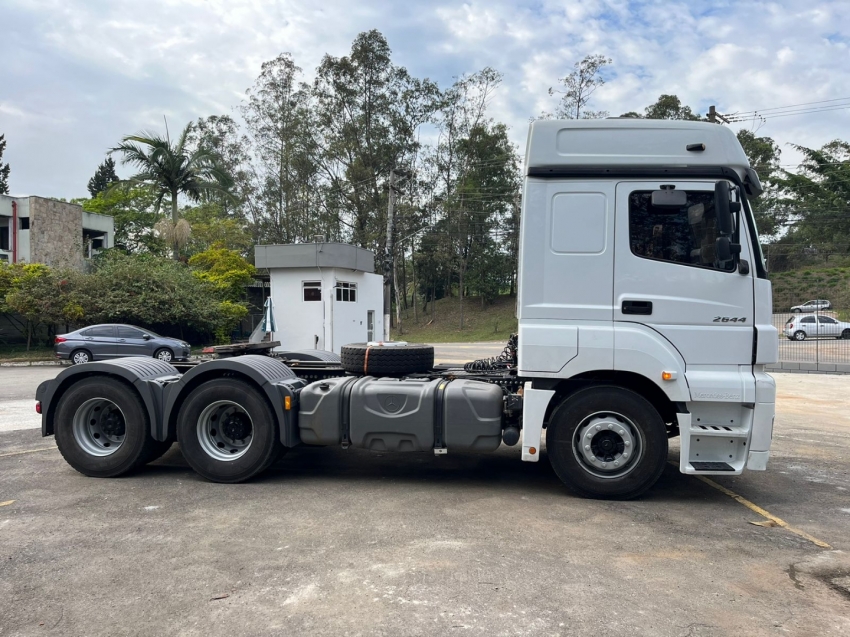 mercedes benz axor 2644 6x4 20/21 selectrucks