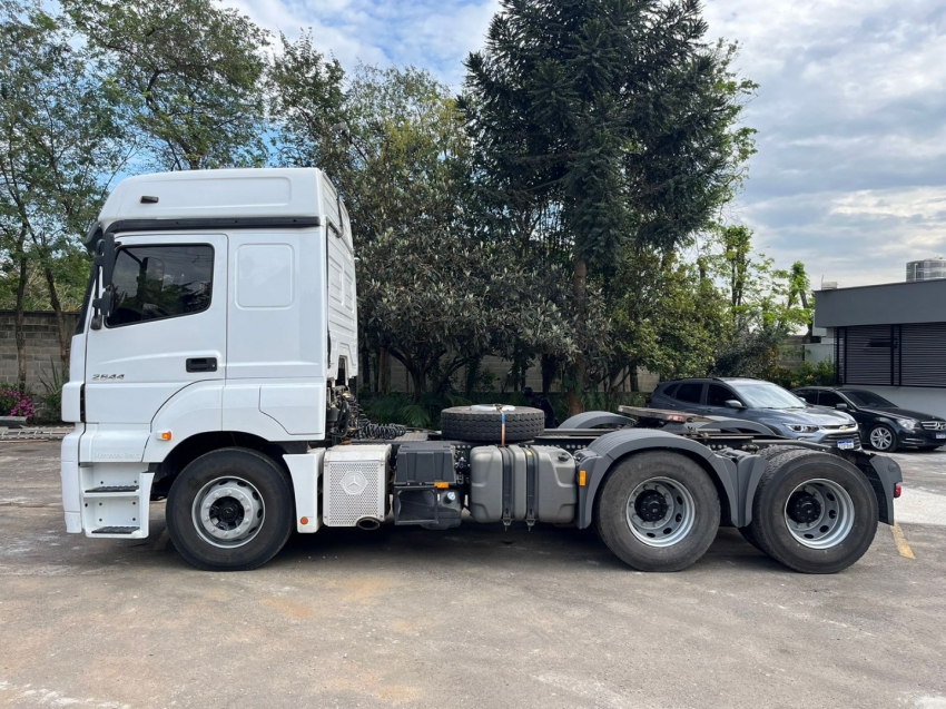 mercedes benz axor 2644 6x4 20/21 selectrucks