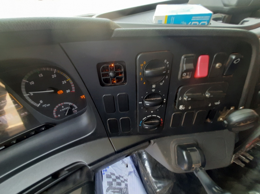 mercedes-benz atego 3030 8x2 300 diesel manual 2018 mercedes-benz atego 3030 8x2 300 diesel manual 2018