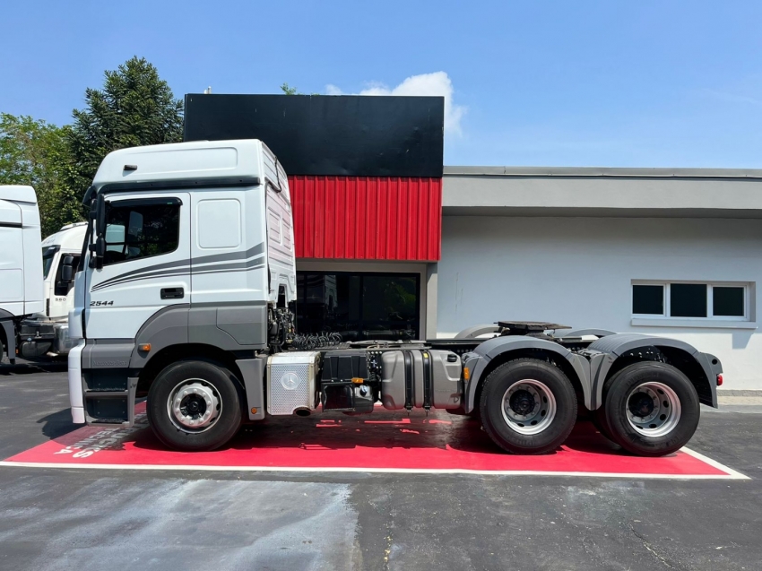 mercedes-benz 2544 6x2 440 diesel automatico 2022 mercedes-benz 2544 6x2 440 diesel automatico 2022