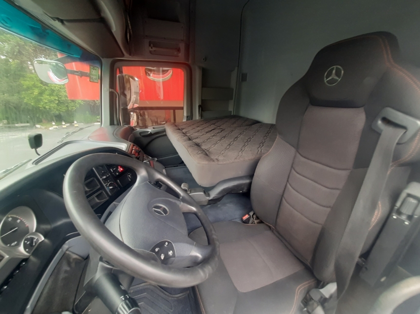 mercedes benz actros 2651 6x4 18/19 c/ retarder selectrucks