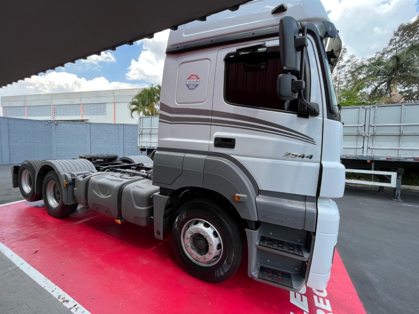 mercedes-benz axor 6x2 440 diesel automatico 2021