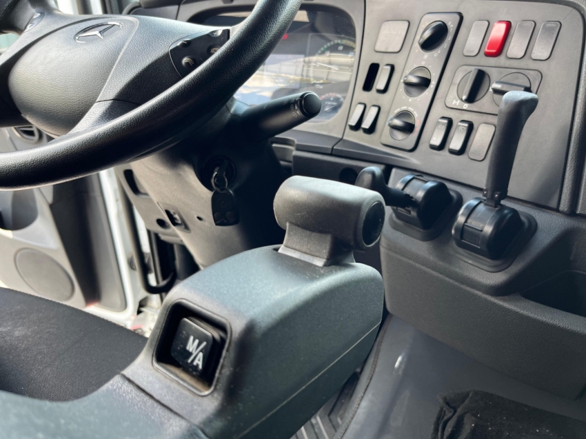 mercedes-benz axor 6x2 440 diesel automatico 2021