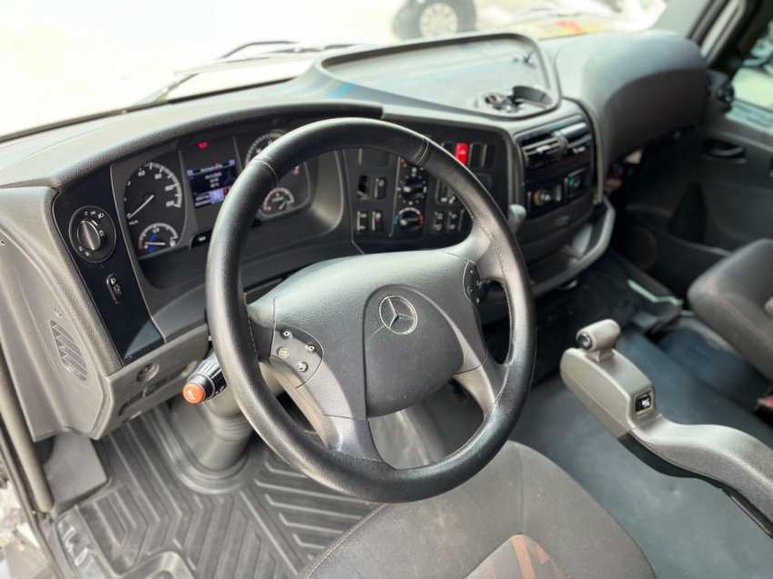 mercedes-benz axor 6x2 440 diesel automatico 2021