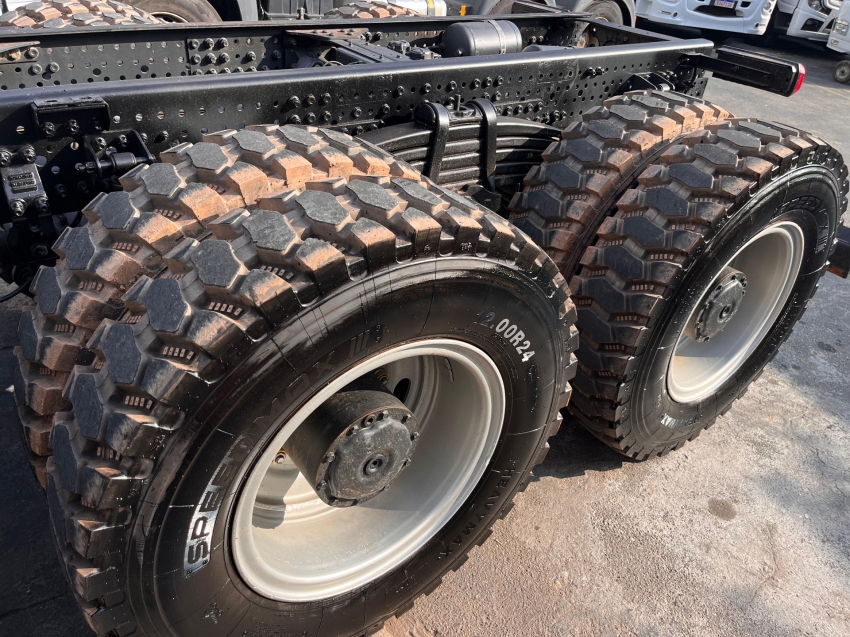 mercedes benz arocs 4851 8x4 22/22 selectrucks.