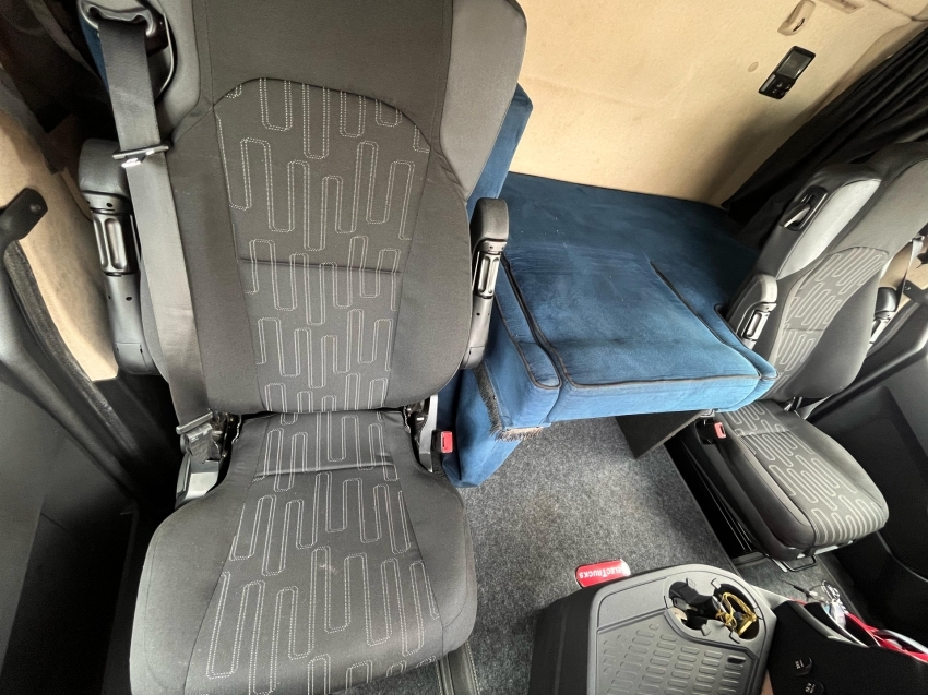 mercedes-benz actros 2548 6x2 2022/2022