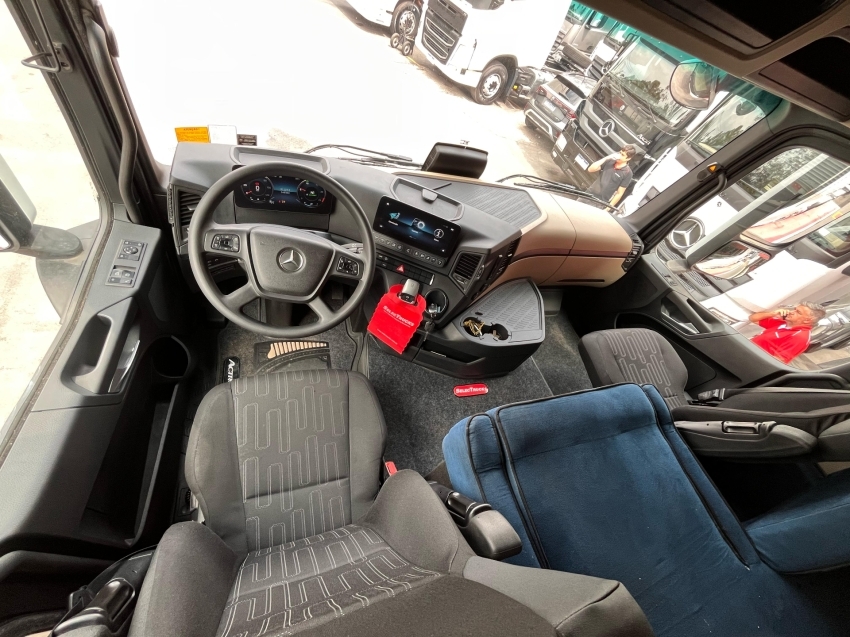 mercedes-benz actros 2548 6x2 2022/2022