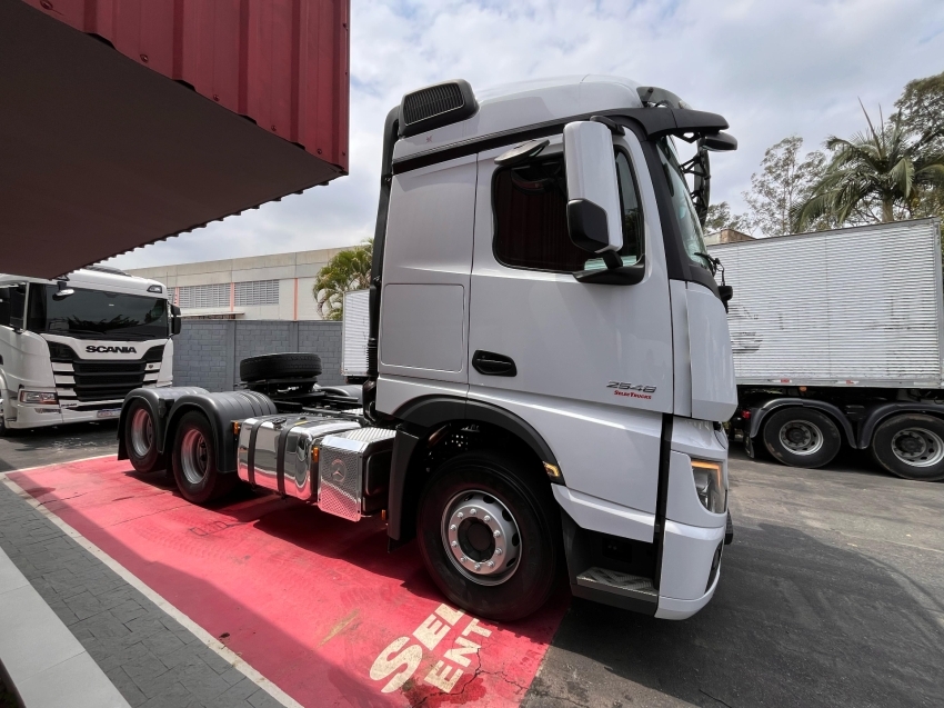 mercedes-benz actros 2548 6x2 2022/2022