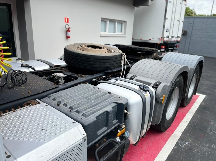 mercedes-benz actros 2651 6x4 2018/2018 megaspace