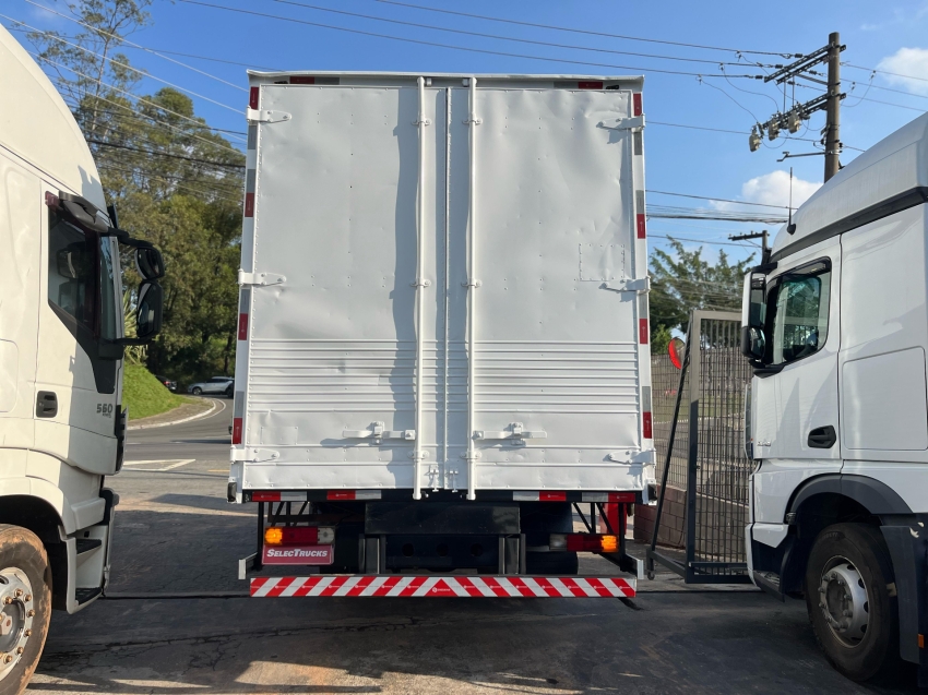 mb accelo 1016/44 selectrucks.