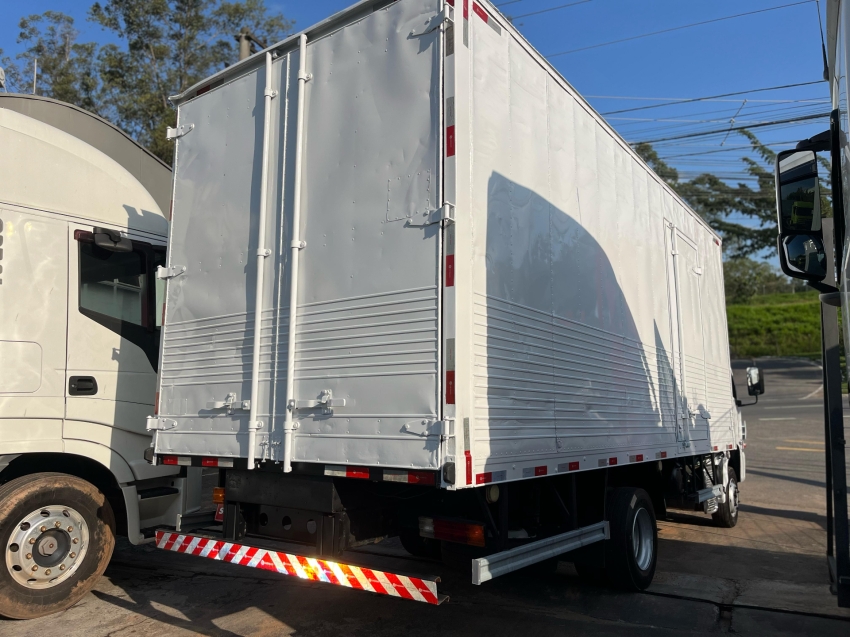 mb accelo 1016/44 selectrucks.
