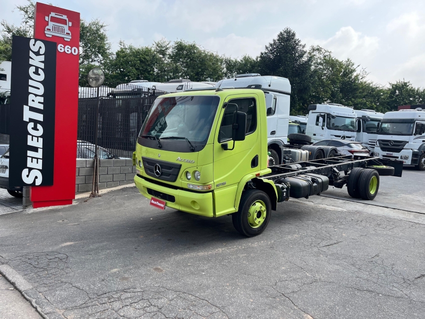 mercedes-benz accelo 1016 4x2 2020/2020.
