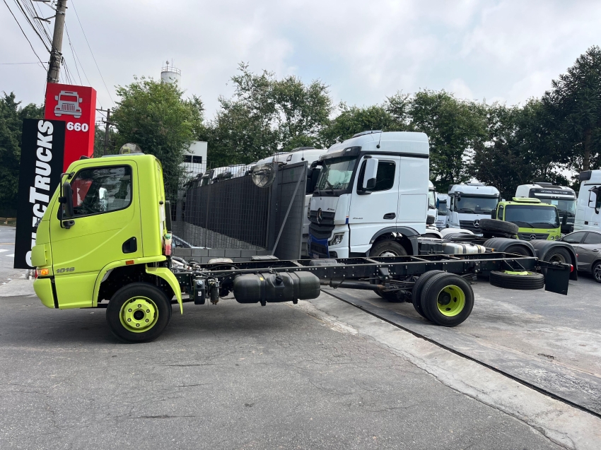 mercedes-benz accelo 1016 4x2 2020/2020.