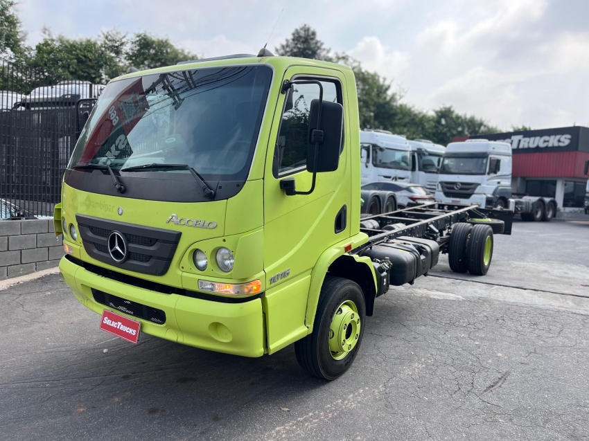 mercedes-benz accelo 1016 4x2 2020/2020.