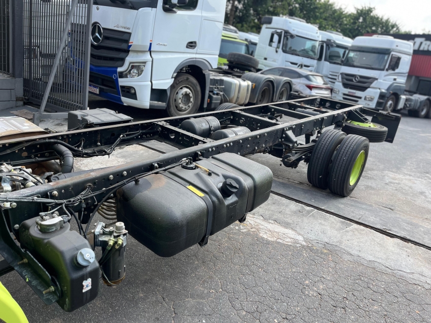 mercedes-benz accelo 1016 4x2 2020/2020.