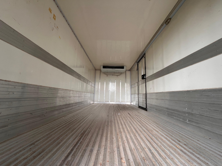 mercedes benz accelo 1016 4x2 22/22 bau refrigerado ibipora selectrucks