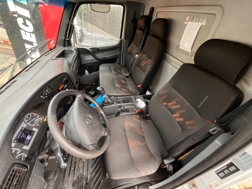 mercedes benz accelo 1016 4x2 22/22 bau refrigerado ibipora selectrucks