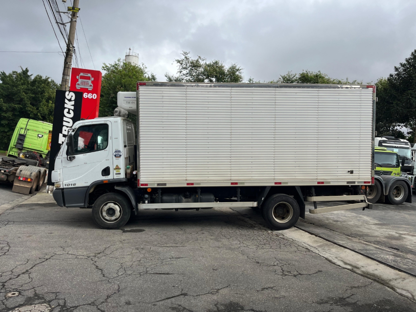 mercedes benz accelo 1016 4x2 22/22 bau refrigerado ibipora selectrucks