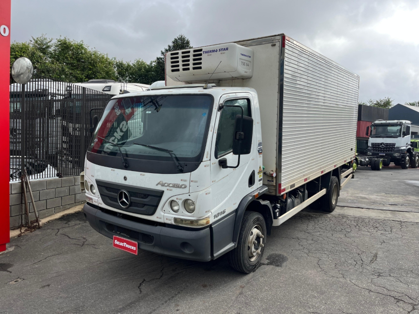 mercedes benz accelo 1016 4x2 22/22 bau refrigerado ibipora selectrucks
