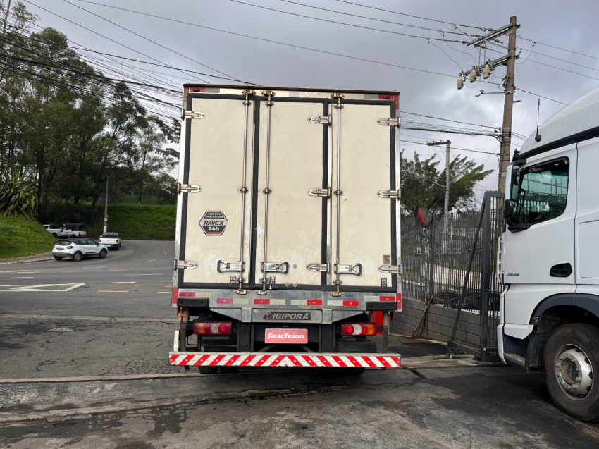 mercedes benz accelo 1016 4x2 22/22 bau refrigerado ibipora selectrucks