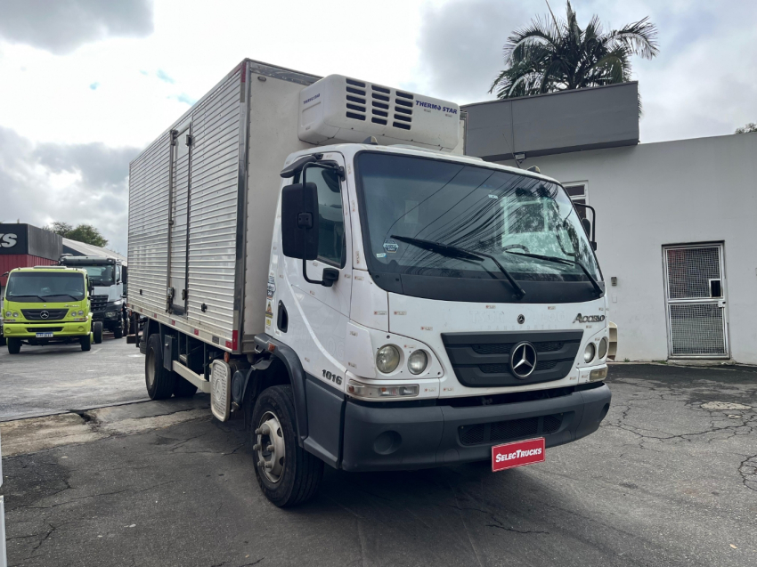mercedes benz accelo 1016 4x2 22/22 bau refrigerado ibipora selectrucks