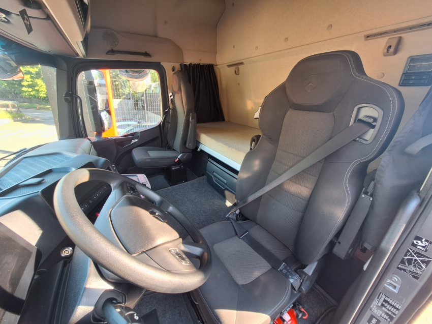 mercedes benz actros 2548 6x2 23/24 selectrucks