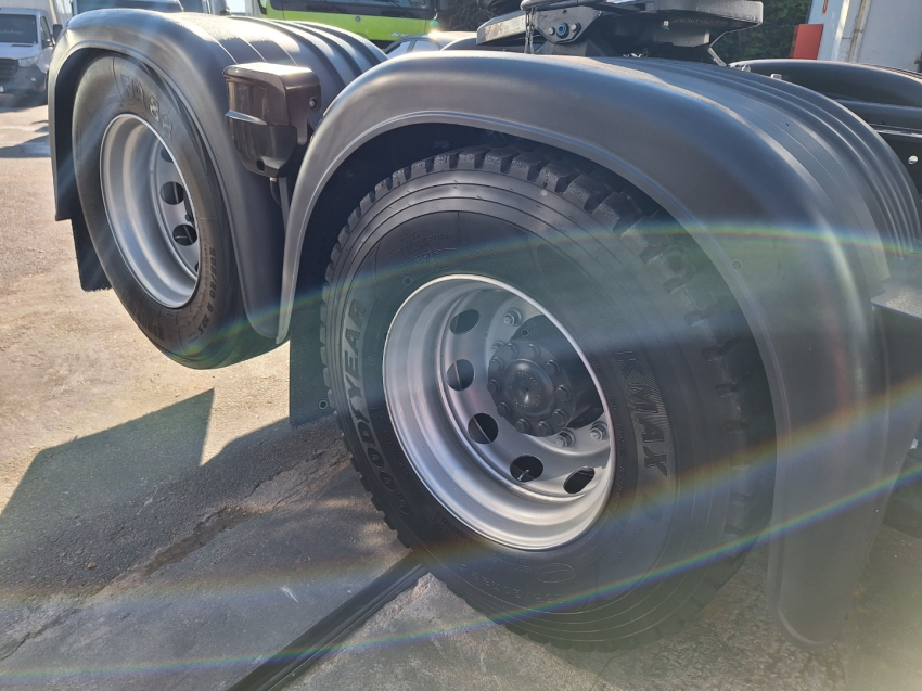 mercedes benz actros 2548 6x2 23/24 selectrucks