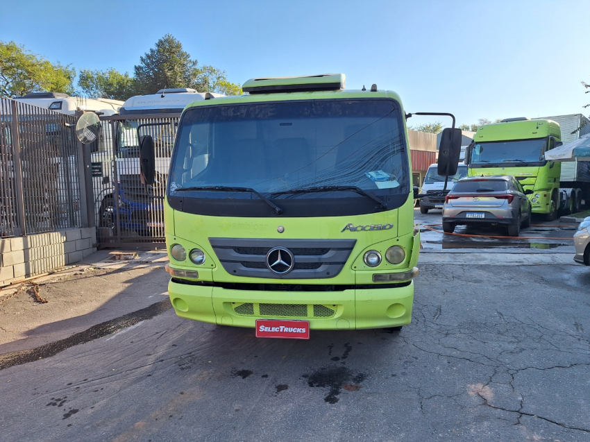 mercedes benz accelo 815 4x2 12/12 chassi selectrucks