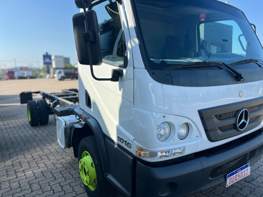 mb accelo 1016 ce 4x2 2021/21.