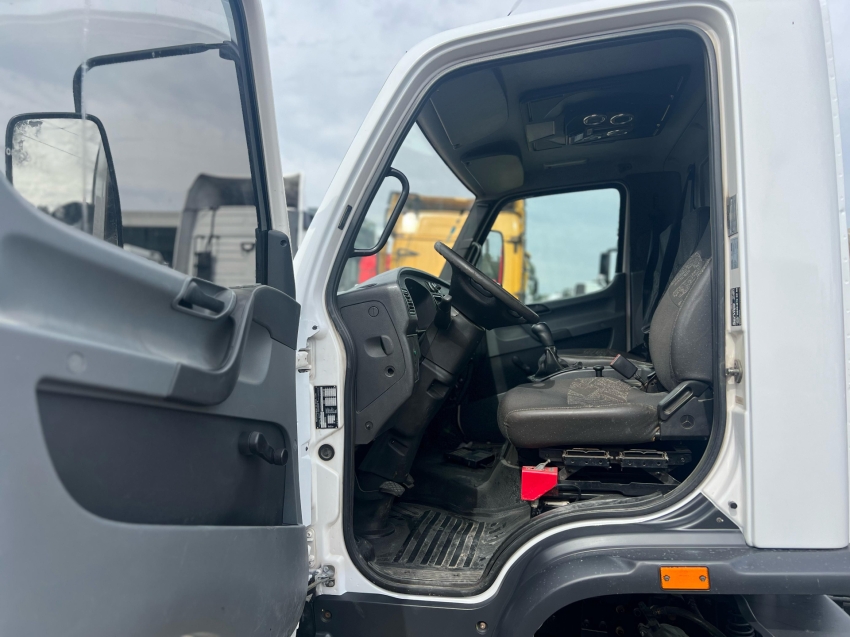 mb accelo 815 4x2
