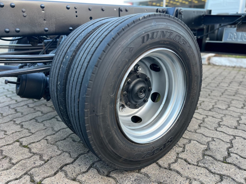 mb accelo 815 4x2