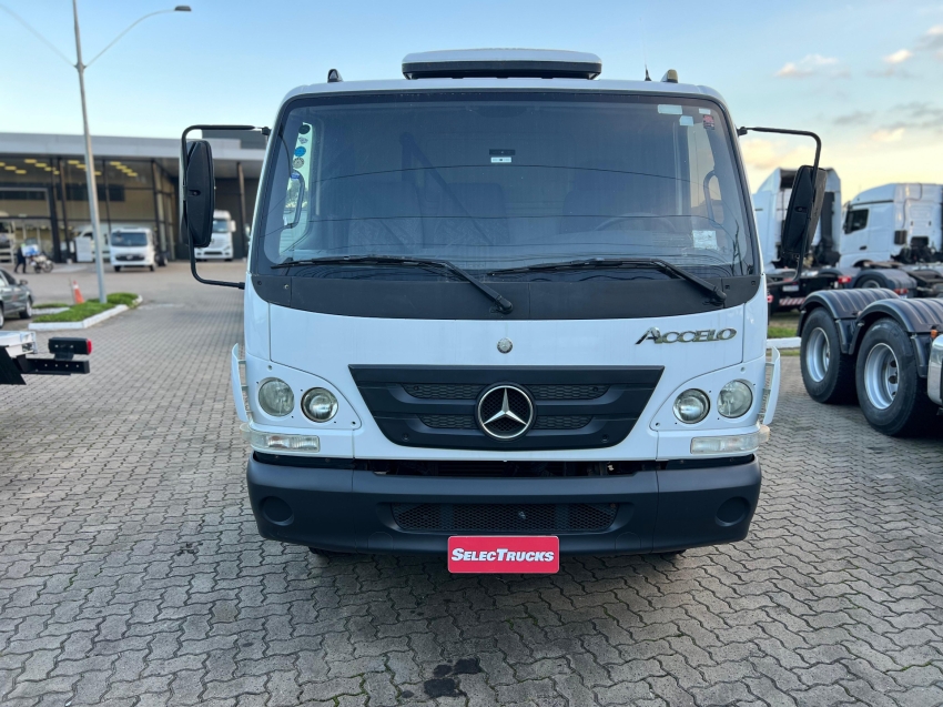 mb accelo 815 4x2