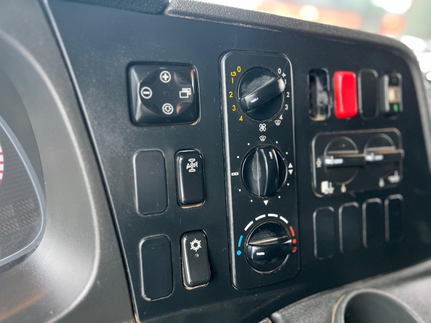 mercedes-benz atego 3030 8x2 | selectrucks