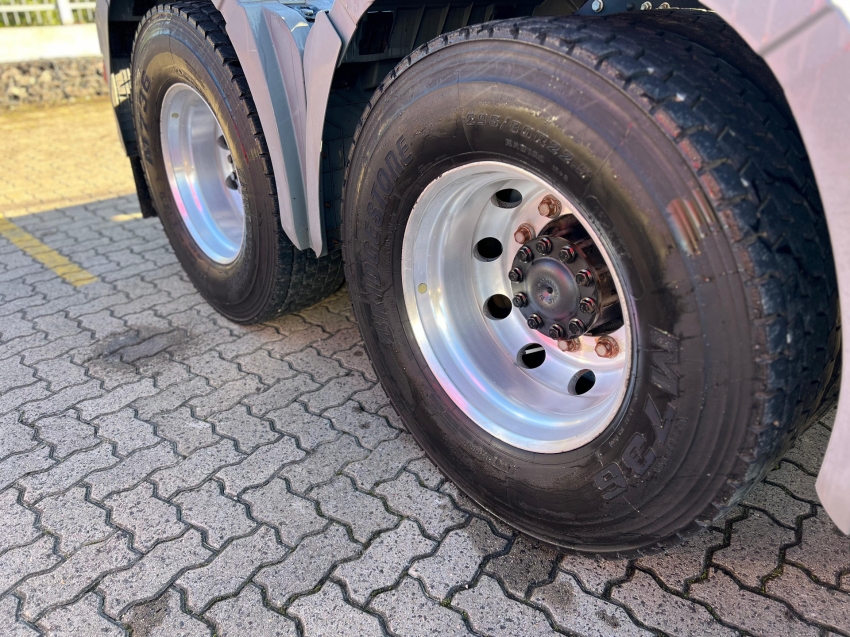 mercedes-benz actros 2651 s 6x4 | selectrucks