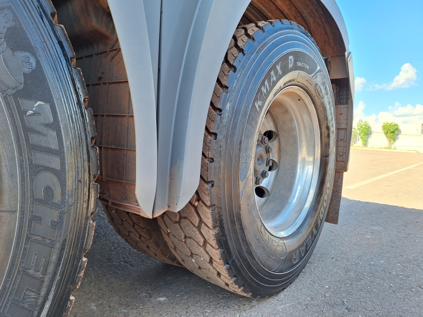 mercedes-benz actros 2651s megaspace