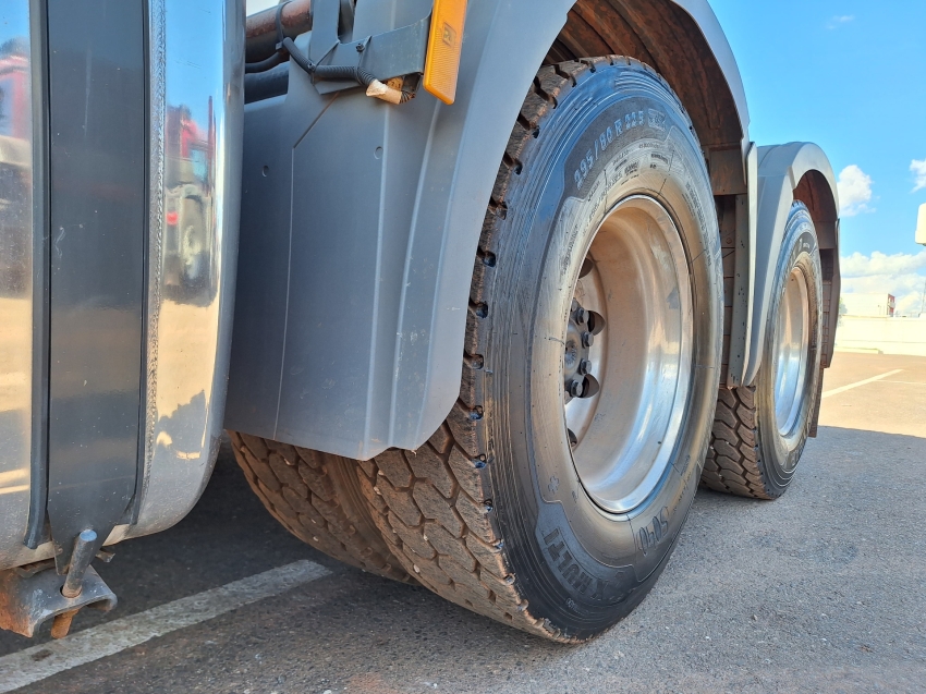 mercedes-benz actros 2651s megaspace