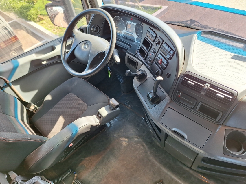 mercedes-benz actros 2651s megaspace