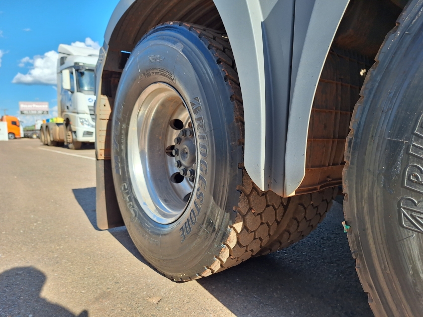 mercedes-benz actros 2651s megaspace