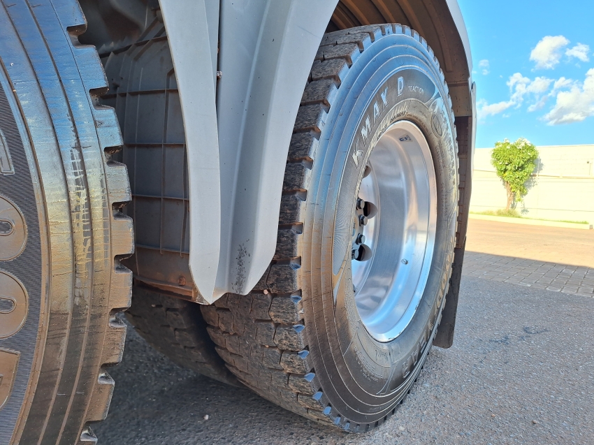 mercedes-benz actros 2651s megaspace