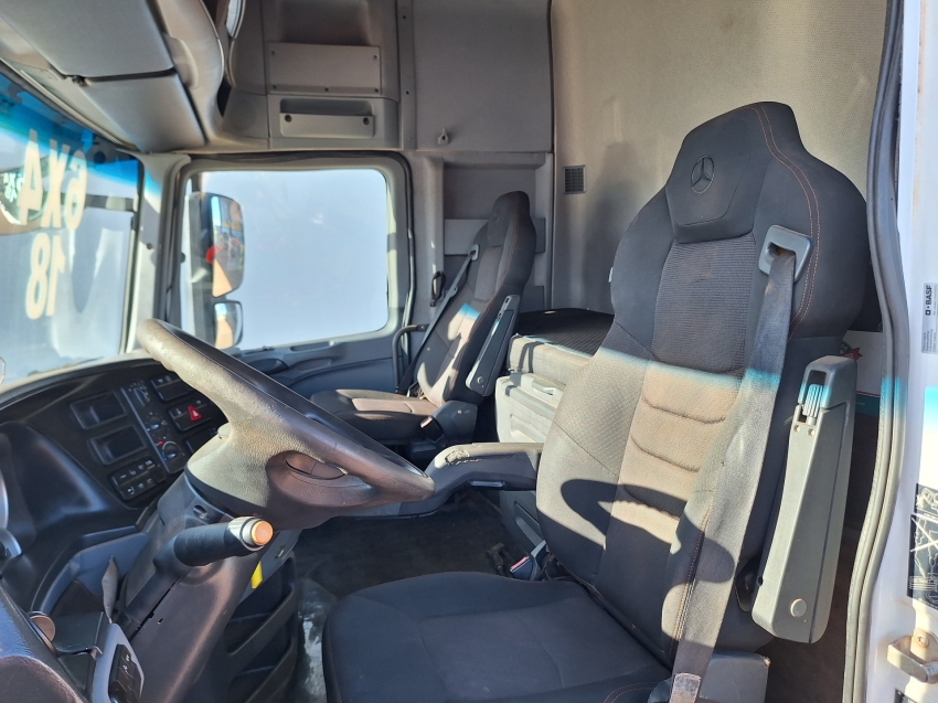 mercedes-benz actros 2651s megaspace
