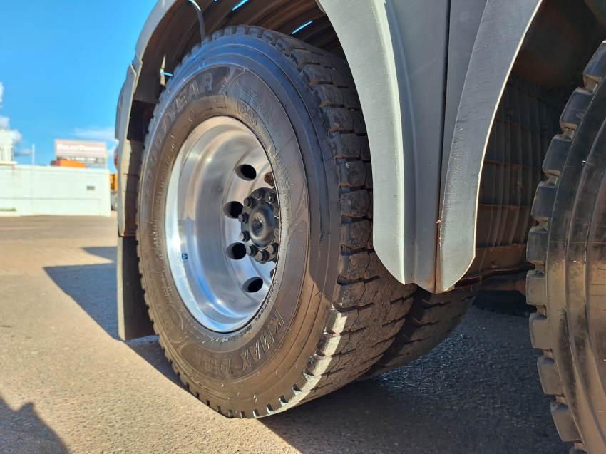 mercedes-benz actros 2651s megaspace