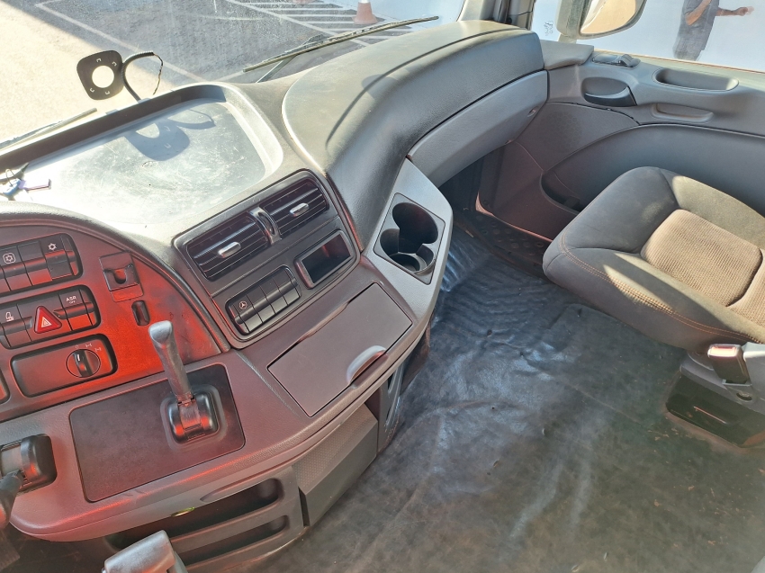 mercedes-benz actros 2651s megaspace