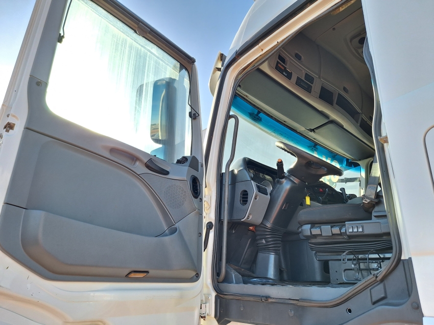 mercedes-benz actros 2651s megaspace