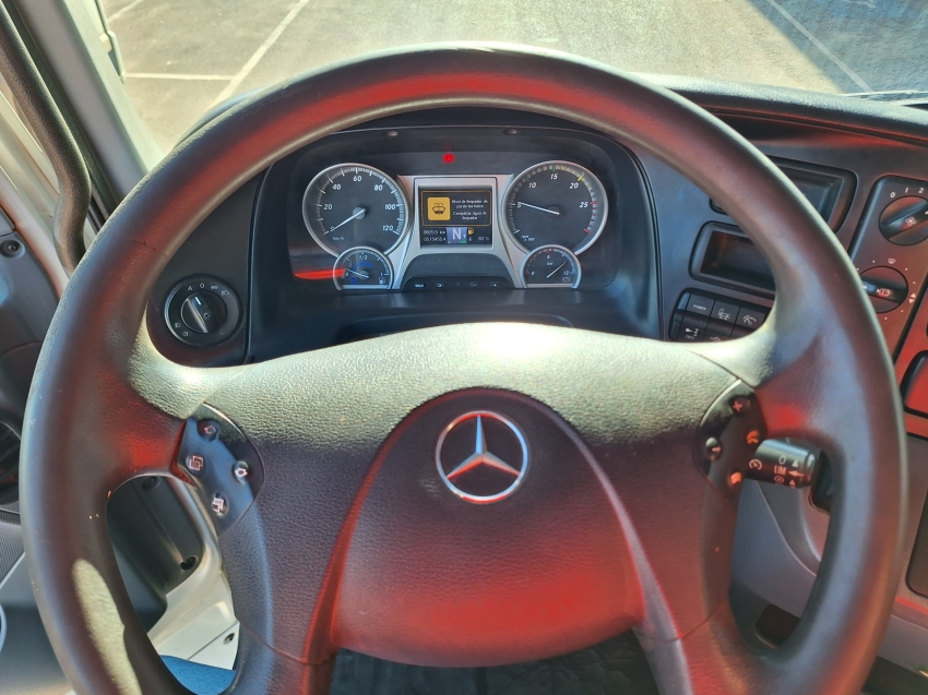 mercedes-benz actros 2651s megaspace